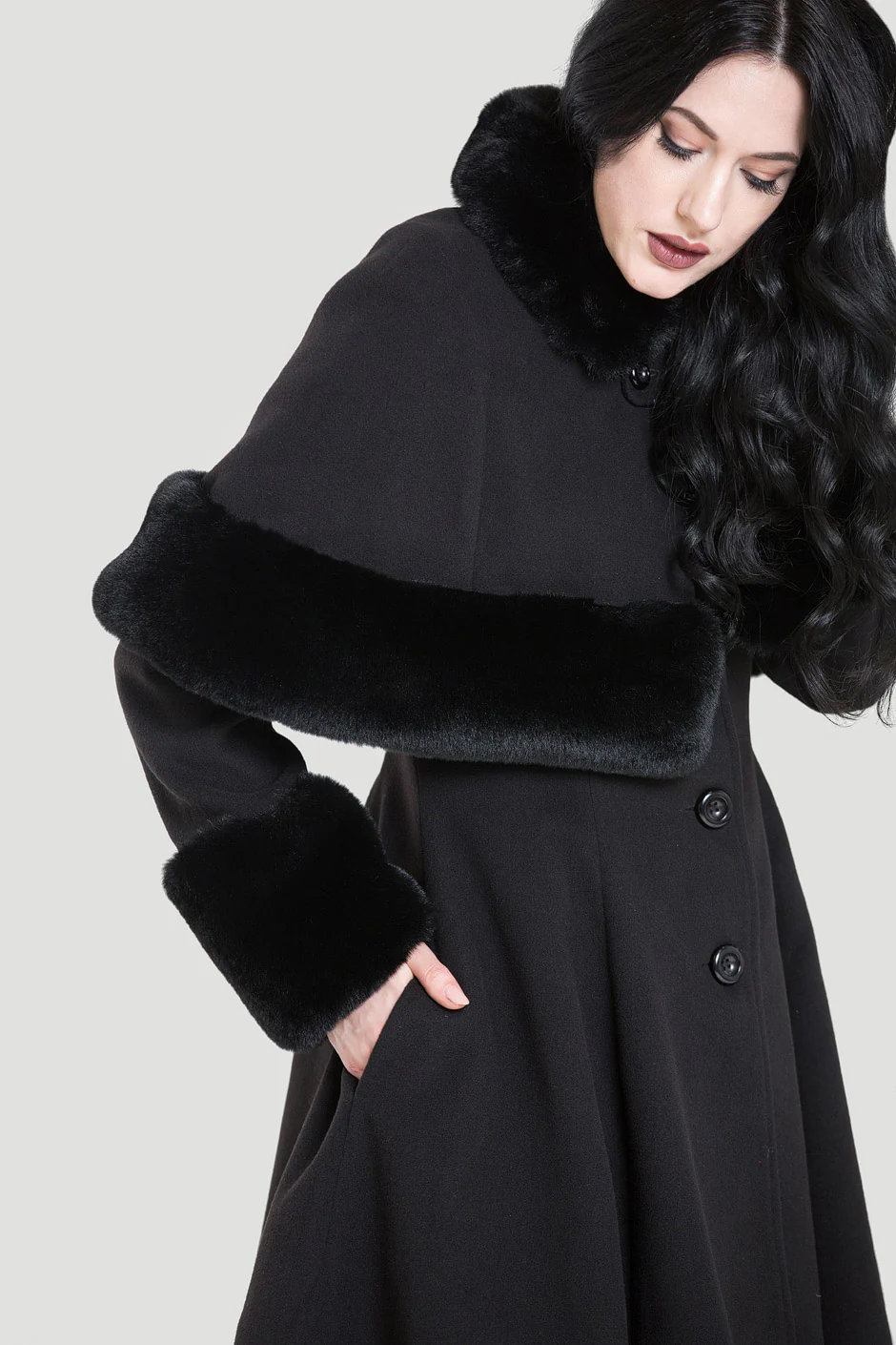Capulet Coat - Image 18